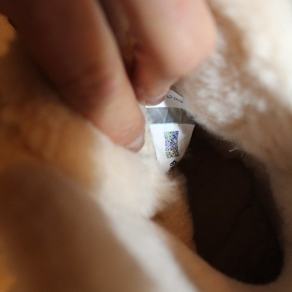 NIB UGG NAIYAH SUEDE‎ SHEARLING LACE UP TIE SHEARLING LINED BOOTIE BOOTS - Picture 7 of 8